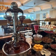 Alex Dilling at Lord Jim's โรงแรมโอเรียนเต็ล