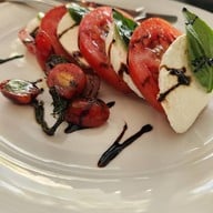 The Gardens of Dinsor Palace