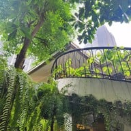 The Gardens of Dinsor Palace