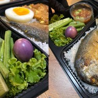 ข้าวน้ำพริกกะปิปลาทู&ข้าวหมูทอดน้ำจิ้มแจ่ว (บางพระ)