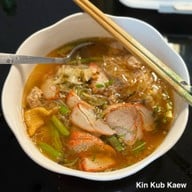 เมนูของร้าน ก๋วยเตี๋ยวสุโขทัยแม่บุญรอด เอกมัย