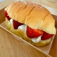 LoafyCo Bakery House ลาซาล