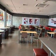 KFC พีทีที พล