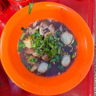 ก๋วยเตี๋ยวเจ๊ใหญ่