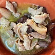 เมนูของร้าน ก๋วยเตี๋ยวไก่ไทยนายโต้งห้วยพลู สาขา2 สี่แยกกั่งบ๊วย