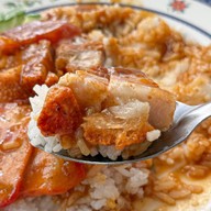 เมนูของร้าน ข้าวหมูแดงสุพรรณ หลังสถานีรถไฟปากช่อง