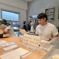 Rw coffee and wine Ekkamai