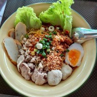 ก๋วยเตี๋ยวไข่สยาม