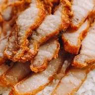 ยำติดแกรม-กะเพราเนื้อโคขุน