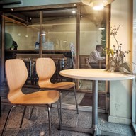 บรรยากาศ Commonly Specialty Coffee Surawong Surawong