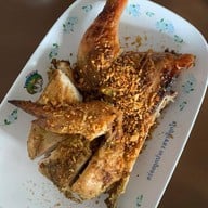 เมนูของร้าน ไพบูลย์ไก่ย่าง-ไก่ย่างหนังกรอบ ต้นตำรับสิงห์บุรี สิงห์บุรี