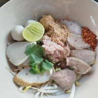 เจ๊หน่อยก๋วยเตี๋ยวต้มยำ น้ำใส สูตร 50 ปี สาขาพระรามสอง ซอย 44 วัดกก