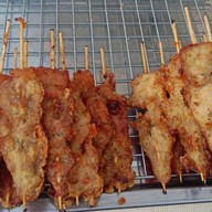 หมูทอดเสียบไม้ -ตากสิน 28 (ตากสิน 28 )