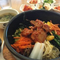 น้ำเงี้ยวหม้อดินป้าอี๊ด หนองบัว