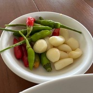 บรรยากาศ ข้าวขาหมู กระทุ่มราย