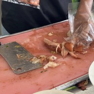 บรรยากาศ ข้าวขาหมู กระทุ่มราย