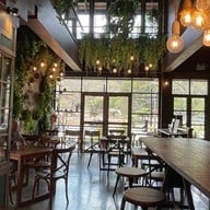 บรรยากาศ Little Forest Coffee House  แก่งกระจาน