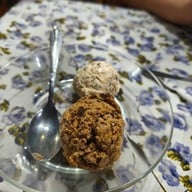 เมนูของร้าน Auf Der Au ปัจจุบันเหลือสาขานี้สาขาเดียว
