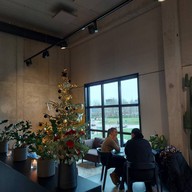 บรรยากาศ Two Oh Five