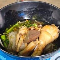 ก๋วยเต๋ียวเรือครูสน