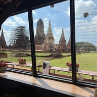 เรือนมยุรา