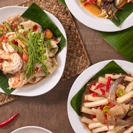 ฮ่มไม้ส้มตำ ดำเนินสะดวก