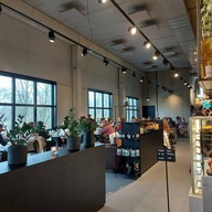 บรรยากาศ Two Oh Five