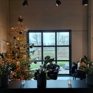 บรรยากาศ Two Oh Five