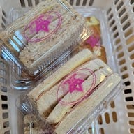 ยูเอฟเอ็มเบเกอรี่เฮ้าส์ ธนิยะ