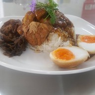เมนูของร้าน แป๊ะเบี้ยว ข้าวขาหมูหมั่นโถว SARAPEE CHANGMAI