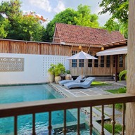 Pineapple Lazy Beach Villas