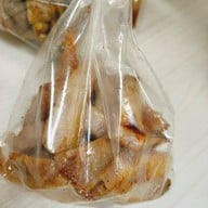 เมนูของร้าน เฮียโรจน์หมูทอด ข้าวเหนียวปุยนุ่ม (ข้าวเหนียวสมุนไพร)