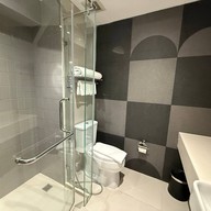 The Quarter On Nut by UHG