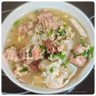 ก๋วยจั๊บญวนคุณปุ๋ย สนามบินน้ำ
