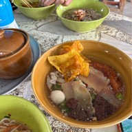 เมนูของร้าน ก๋วยเตี๋ยวหมูซอย 12 (หนองข้างคอก)