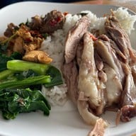 ร้านข้าวแกงบุฟเฟ่ต์ ตลอง 9