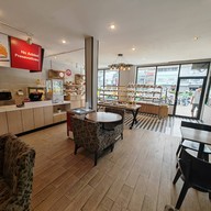 บรรยากาศ Gateaux House สะพานกรุงธน