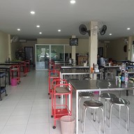 บรรยากาศ โชคดีแต่เตี้ยมสาขาชุมพร บางลึก