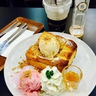 BEYOND CAFE  (บียอนด์ คาเฟ่ กาแฟ เค้ก) สาขาอาชีวะ