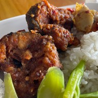 ร้านข้าวแกงบุฟเฟ่ต์ ตลอง 9