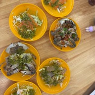 ซุปเปอร์ยำ ยำทุกอย่าง 20 บาท ตลาดนัดเลียบด่วนแดนเนรมิต