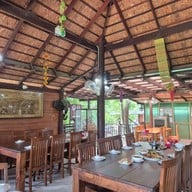 บรรยากาศ ครัวกำปั่นเขาใหญ่