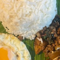 กระเพราฟรีไข่ดาว