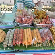 เมนูของร้าน ร้านเจ้ต้อยลูกชิ้นชุบแป้งทอดริมรั้วจักรพงษ์