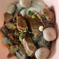 เมนูของร้าน ทรงกิจลูกชิ้นเนื้อวัว