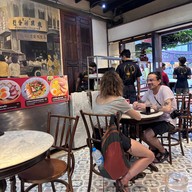 บรรยากาศ WOKMAN by Hagow Yaowarat เยาวราช