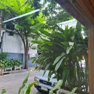 หน้าร้าน butch's coffee  อาคารวังเด็ก3 วิภาวดีซอย5 แยก1