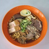 ก๋วยจั๊บเจ๊พิส