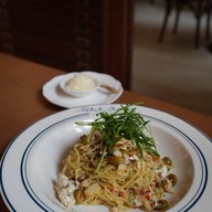 Petit Jardin Café et Bistro