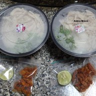 เมนูของร้าน Aroi หมี่ไก่ฉีก